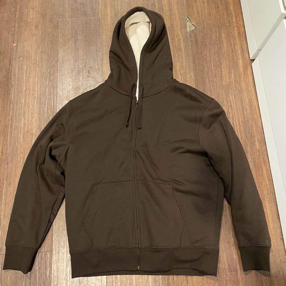 Men’s brown sweater